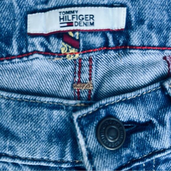 Tommy Hilfiger Slim Boyfriend Logo Embroidered Raw Hem Relaxed Cropped Jeans - Picture 5 of 7